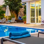 Mavi Ruya - Modern Ground Floor Duplex With Private Pool & Xl Outdoor Apartment *