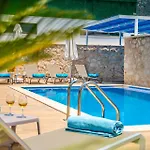 Mavi Ruya - Modern Ground Floor Duplex With Private Pool & Xl Outdoor