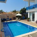 Mavi Ruya - Modern Ground Floor Duplex With Private Pool & Xl Outdoor Kalkan